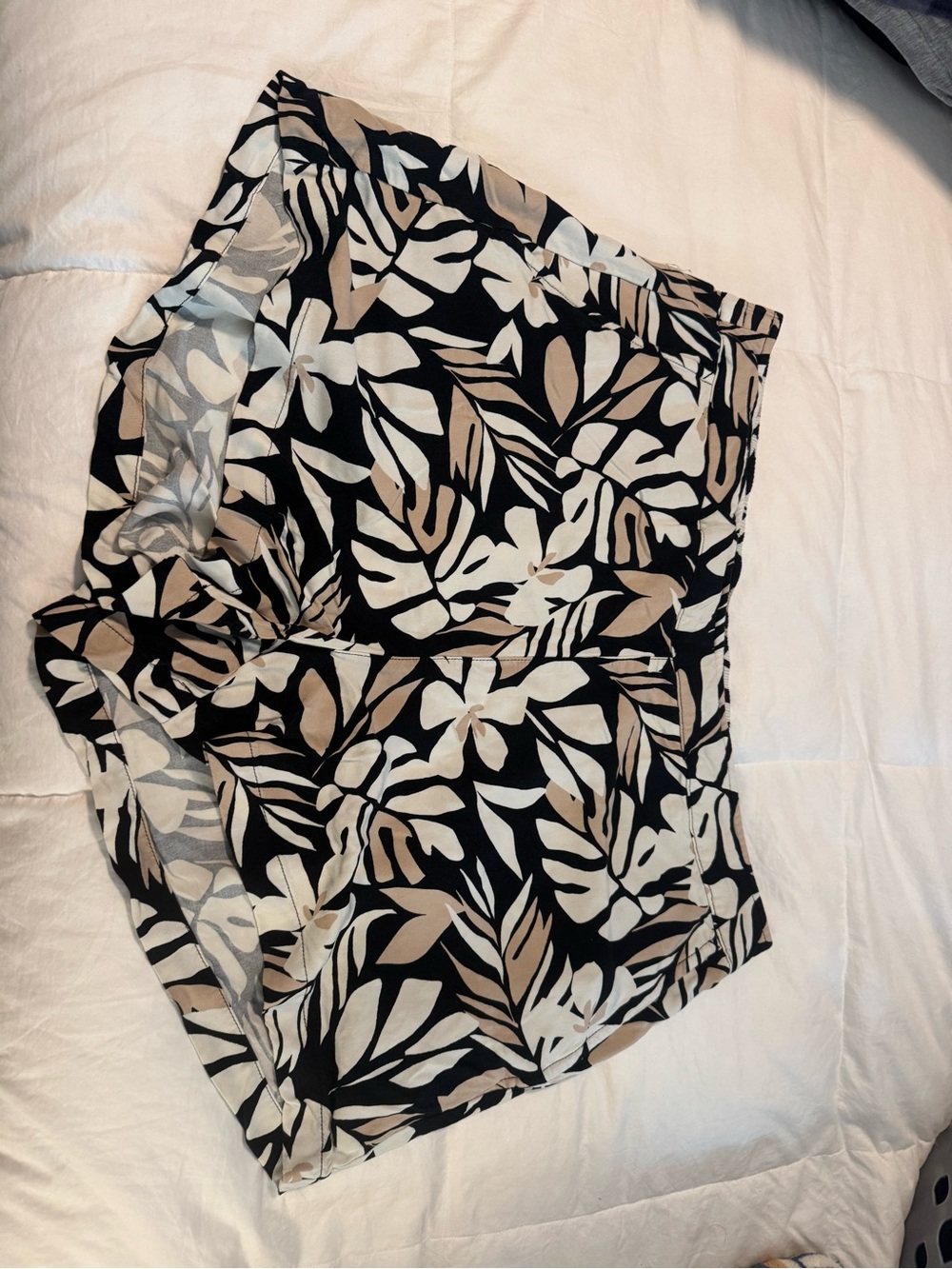 Old Navy Shorts — Black, Cream & Tan